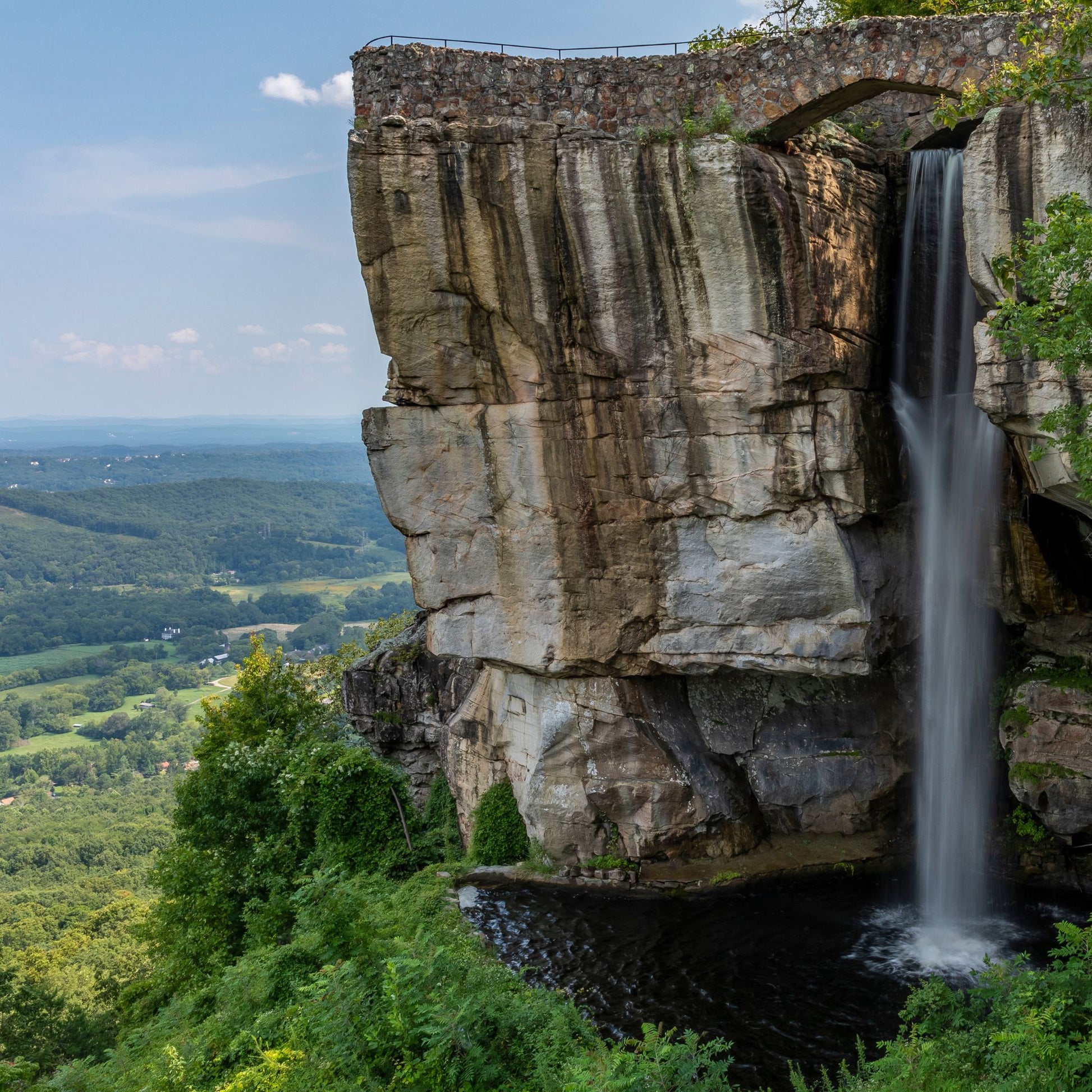 Lover's Leap Waterfall in Sri Lanka